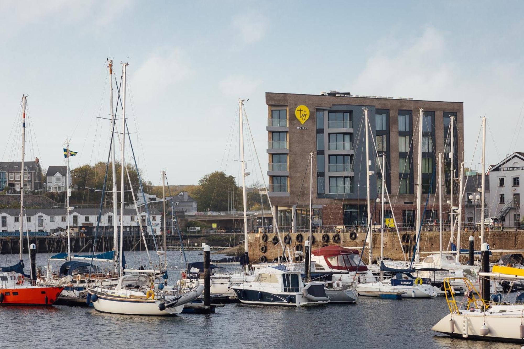 Ty Milford Waterfront Hotel Milford Haven Exterior photo